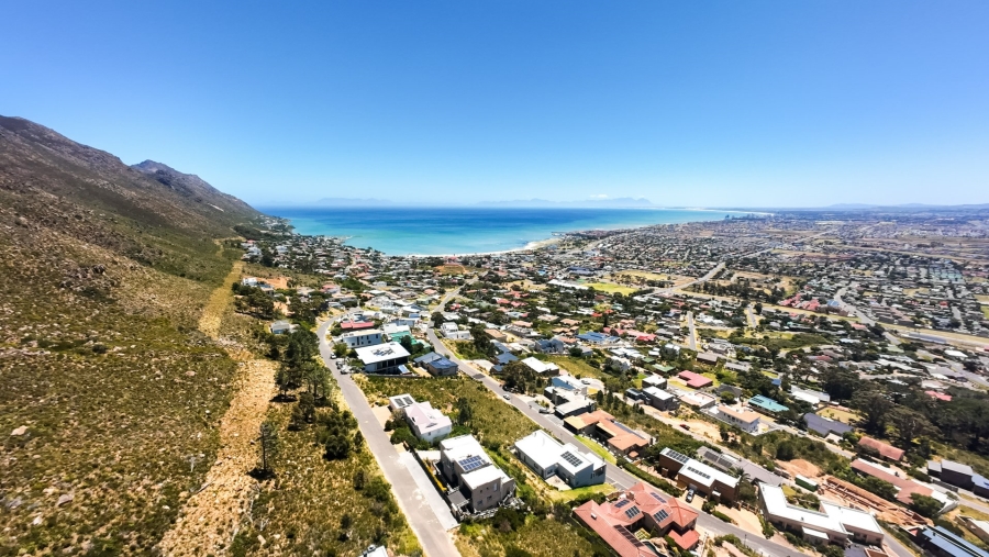  Bedroom Property for Sale in Gordon Heights Western Cape